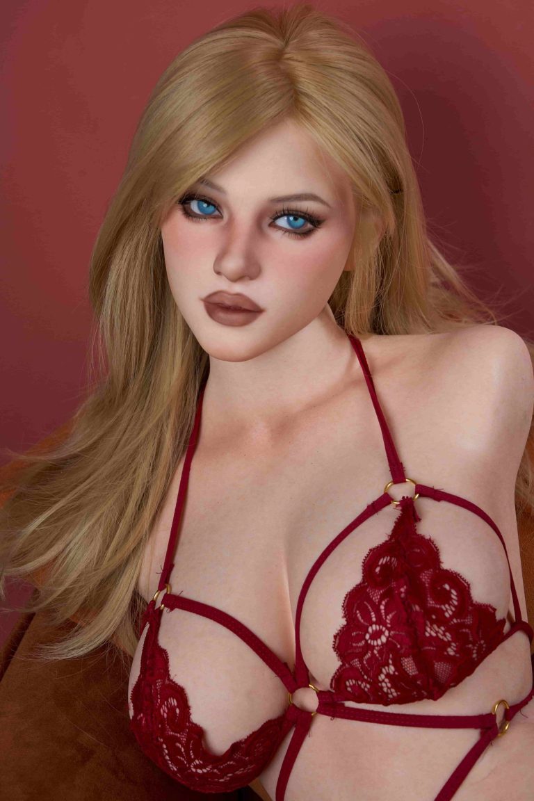 Charlotte-blonde-sex-doll-9-scaled.jpg
